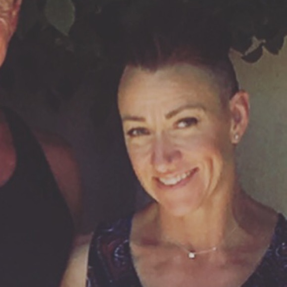 Meet your Posher, Lori - Picture 1 of 1